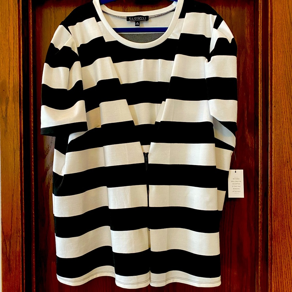 Eloquii top with puffed sleeves and zipper detail